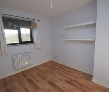 3 bedroom end of terrace house to rent - Photo 4