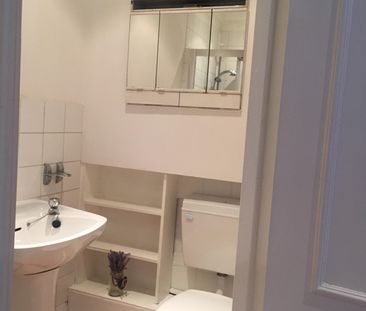 Studio Flat, Danbury Street, N1 - Photo 2