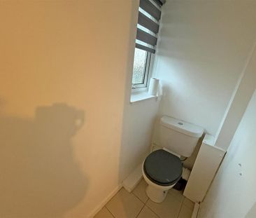 3 bedroom semi-detached house to rent - Photo 6