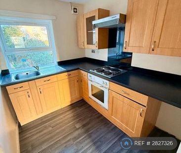 2 bedroom flat to rent - Photo 3