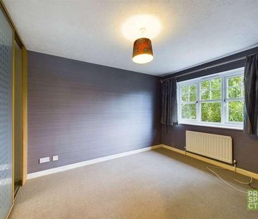 Martel Close, Camberley, Surrey, GU15 - Photo 4