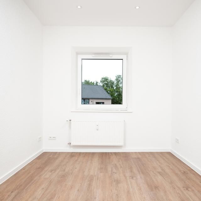 ** DER SCHLÜSSEL ZUM GLÜCK ** 4-Zi-Whg im EG mit großem Balkon - Foto 1