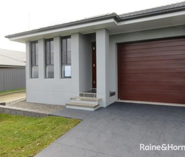 MODERN DUPLEX - Photo 1