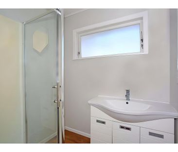 Home with Garden in Central of Pakuranga - Photo 6