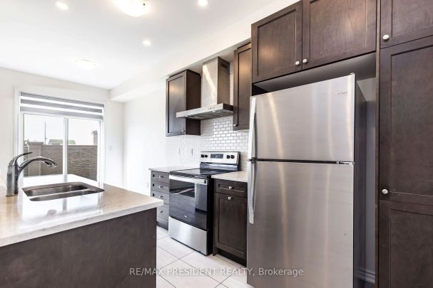 Condo Townhouse For Lease | W9244604 - Photo 1