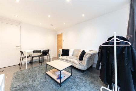 Thomas More Street, Wapping, London, E1W - Photo 2