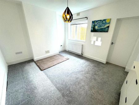 1 bedroom ground floor flat to rent - Photo 5