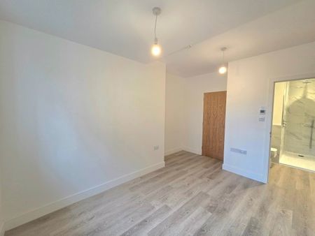 Falmouth, Falmouth, TR11 - Photo 2