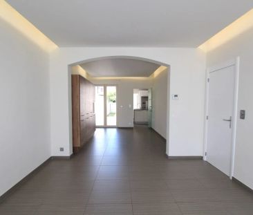 MOOI VERNIEUWDE WONING MET TUIN - Photo 3
