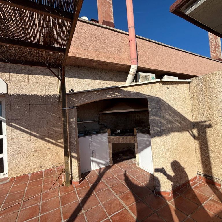 4 bedroom luxury penthouse for rent in Valencia - Photo 1