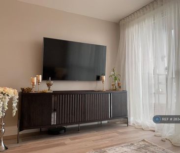 1 bedroom in a flat share to rent - Photo 5