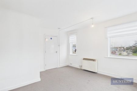 2 bedroom Flat To Let - Photo 5
