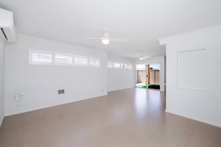 Three Bedroom Home with a Study - Photo 3