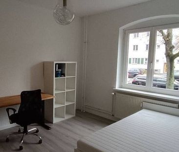 2 WG Zimmer 710€ und 680€ warm, komplett möbliert, hochwertig renov... - Foto 1