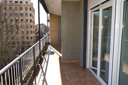 5 room luxury Flat for rent in Valencia, Spain - Photo 3