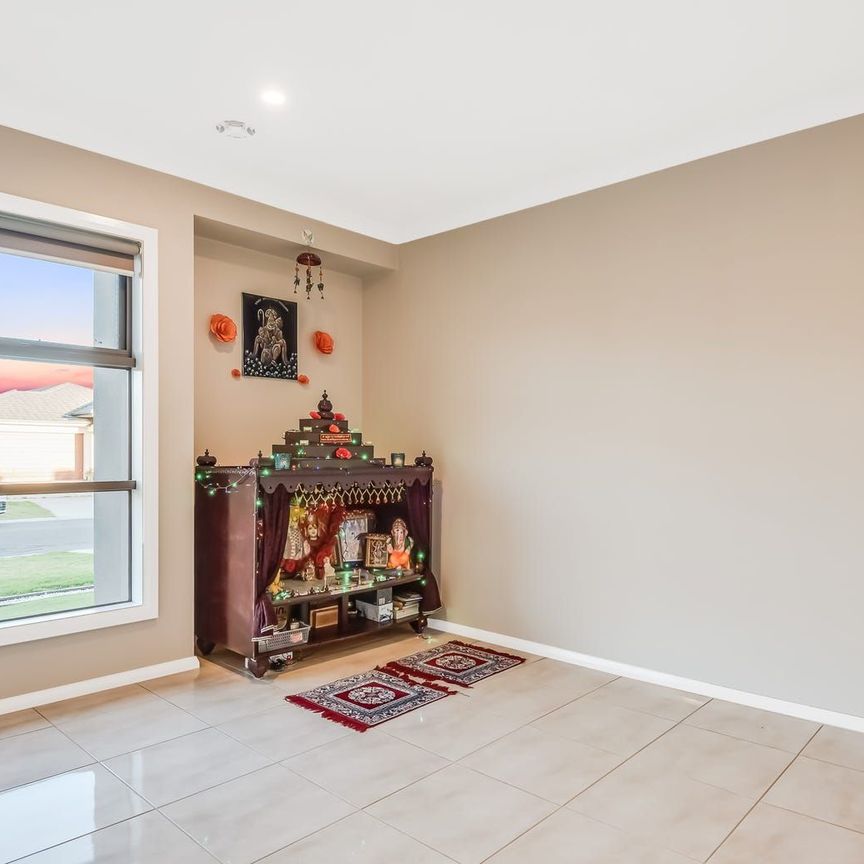 Stunning Family Home in Great Location - Photo 1