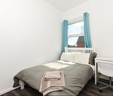 Room in a Shared Flat, Ferndale Road, L15 - Photo 4