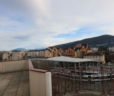 Appartement de 5 pièces en attique avec mezzanine et terrasse à Thônex - Photo 3