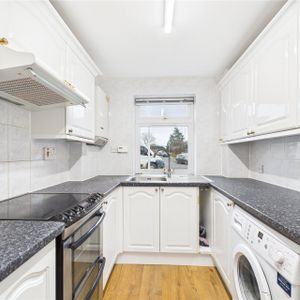 Albury Gardens, Reading Albury Gardens, Reading - Photo 3