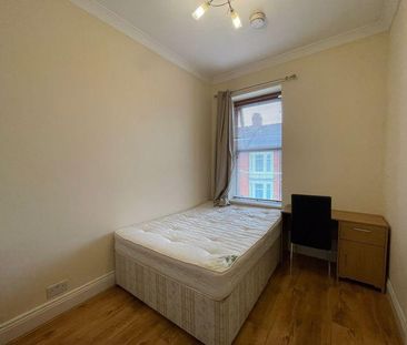 6 bedroom terraced house to rent - Photo 3