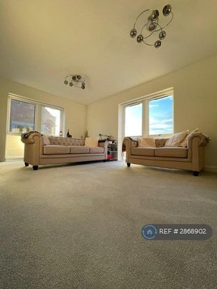 2 bedroom flat to rent - Photo 1