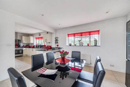 5 bedroom detached house to rent - Photo 5