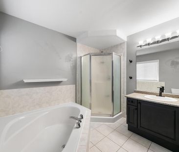 For Lease - 1821 Lamstone Street Unit# Upper, Innisfil, Ontario - Photo 4