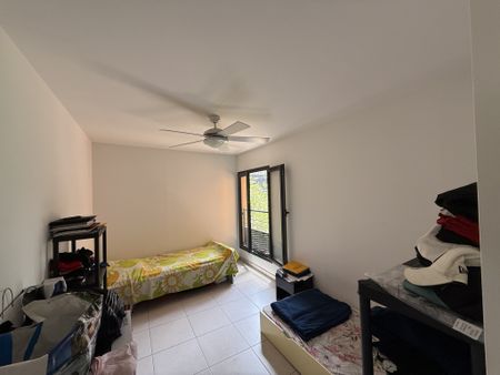 Location Appartement 2 pièces 46m² ST DENIS 97490 - Photo 3