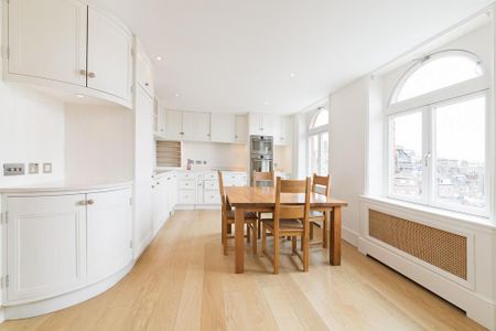 4 bedroom flat to rent - Photo 4