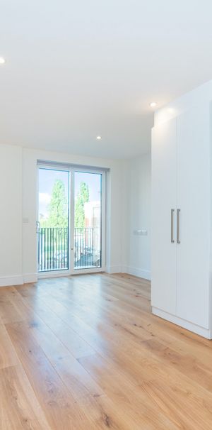 Kilburn High Road, London, NW6 - One Bedroom Apartment To Rent - £425pw / £1,850pcm - Photo 1