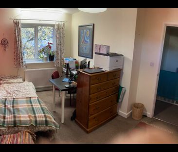 3 Bed Detached House, Clay Bottom, BS5 - Photo 3