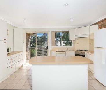 “Fabulous four bedroom townhouse” - Photo 1