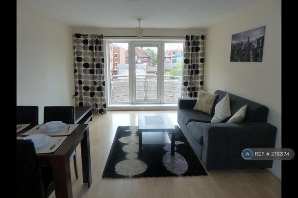 2 bedroom flat to rent - Photo 1
