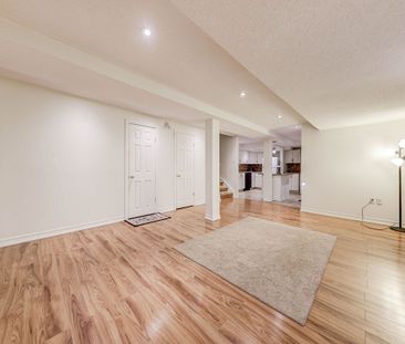 For Lease - 83 Formosa Drive, Richmond Hill, Ontario - Photo 6