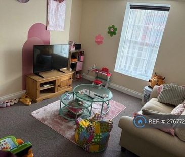 2 bedroom flat to rent - Photo 2
