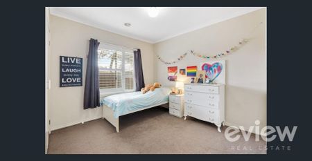 Amazing family home in the Lollypop Estate! - Photo 3