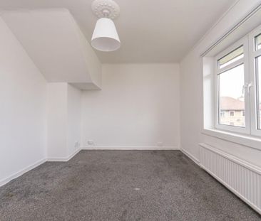 3 bedroom flat to rent - Photo 5