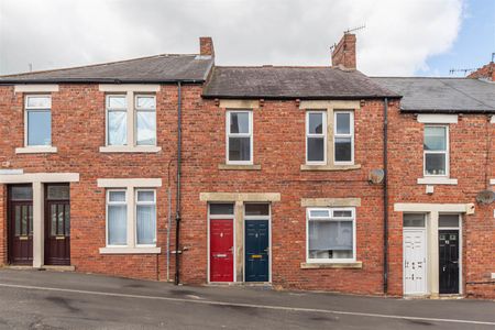 Park Terrace, Swalwell, Gateshead - Photo 2