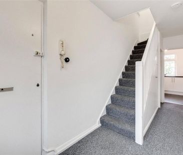 3 bedroom maisonette in Camden - Photo 6