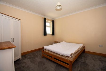 5 bedroom detached house to rent - Photo 2