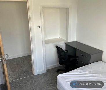 1 bedroom in a house share to rent - Photo 4