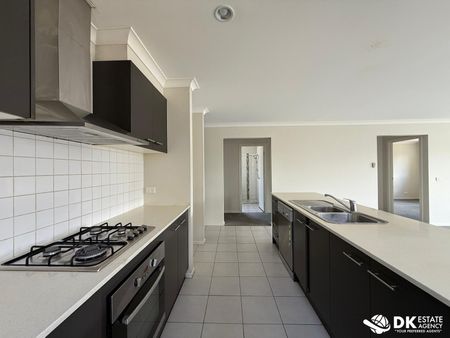 4 Bedroom Family Home - Photo 4