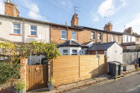 2 bedroom terraced house to rent - Photo 4