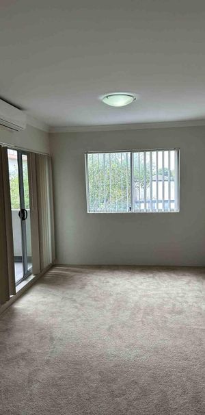 11/2 Porter Street RYDE - Photo 1