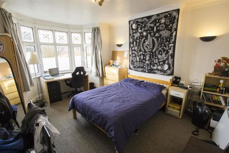 6 bedroom house to rent - Photo 2