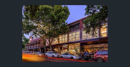 WELL LOCATED AND RECENTLY REFURBISHED TERRACE! - Photo 5