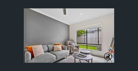 🌟 LUXURY LIVING IN RIVERSTONE CROSSING – 4-BED FAMILY HOME 🌟 - Photo 5