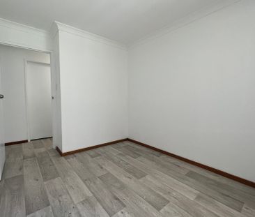 Large Family Home with Park Views - Photo 3