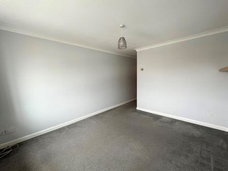 Gresham Road, Staines, Surrey, TW18 - Photo 3