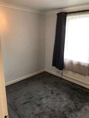 1 Bed Flat, Mayfield Road, W12 - Photo 1